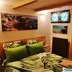 Elim Oda ve Kahvaltı 4*